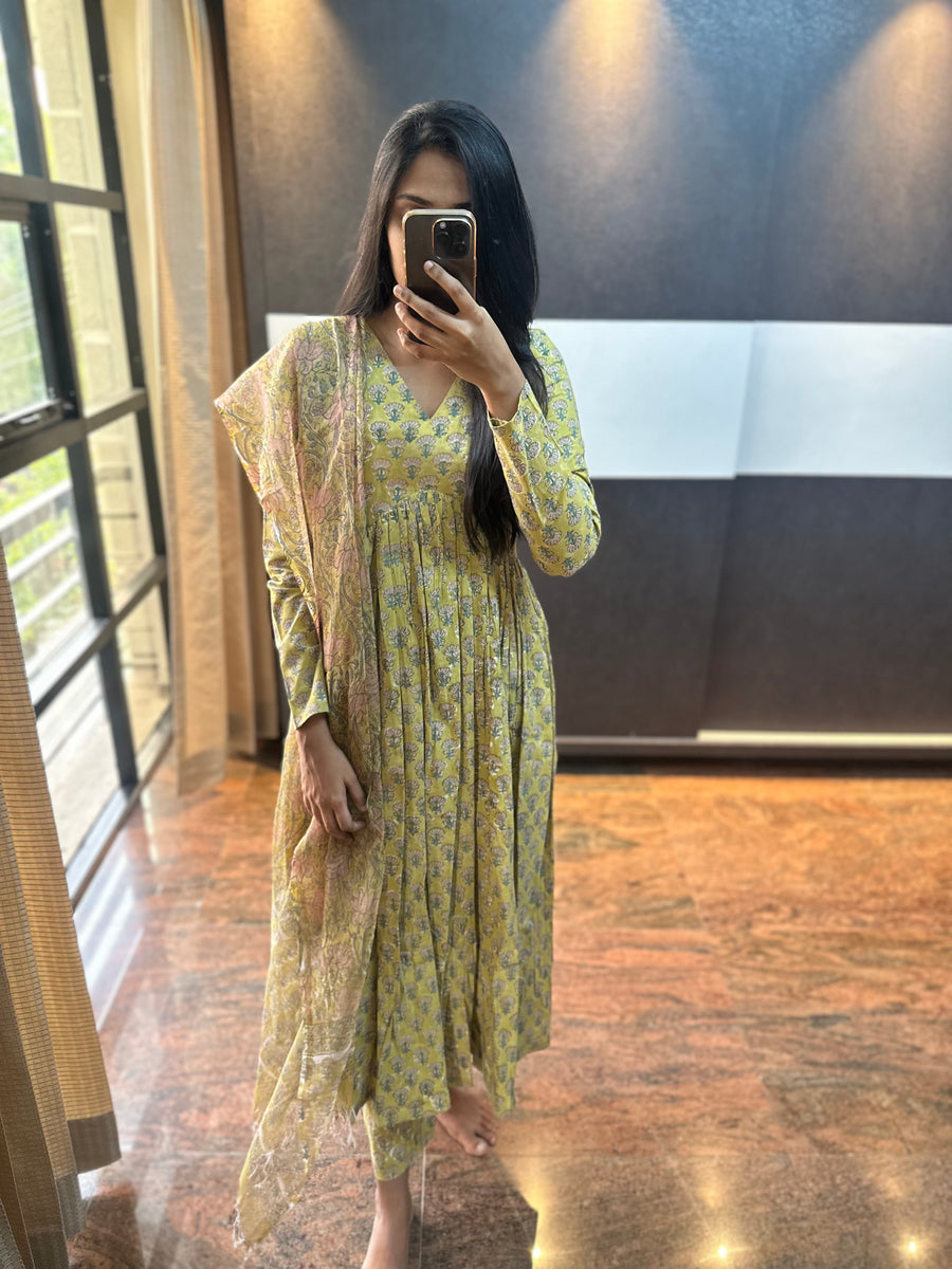 Green Aliacut Kurta Set