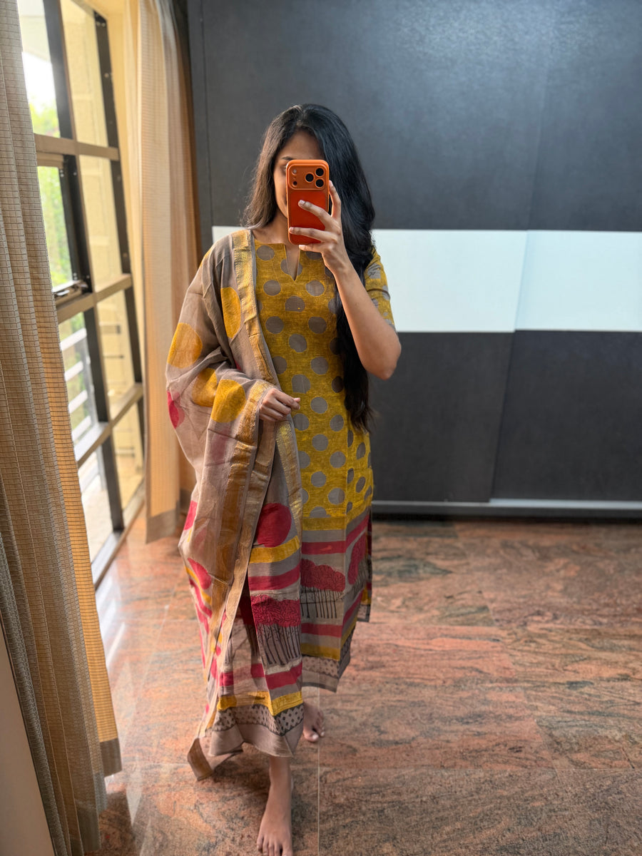 Mustard Pomegranate Pigment Maheshwari Top and Dupatta