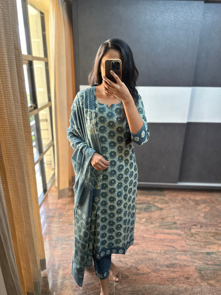 Vanaspathi Ajrakh 3 Piece Set (Blue)